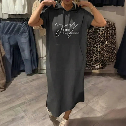 Vestido Nara™ com Capuz e Bolso Frontal Funcional