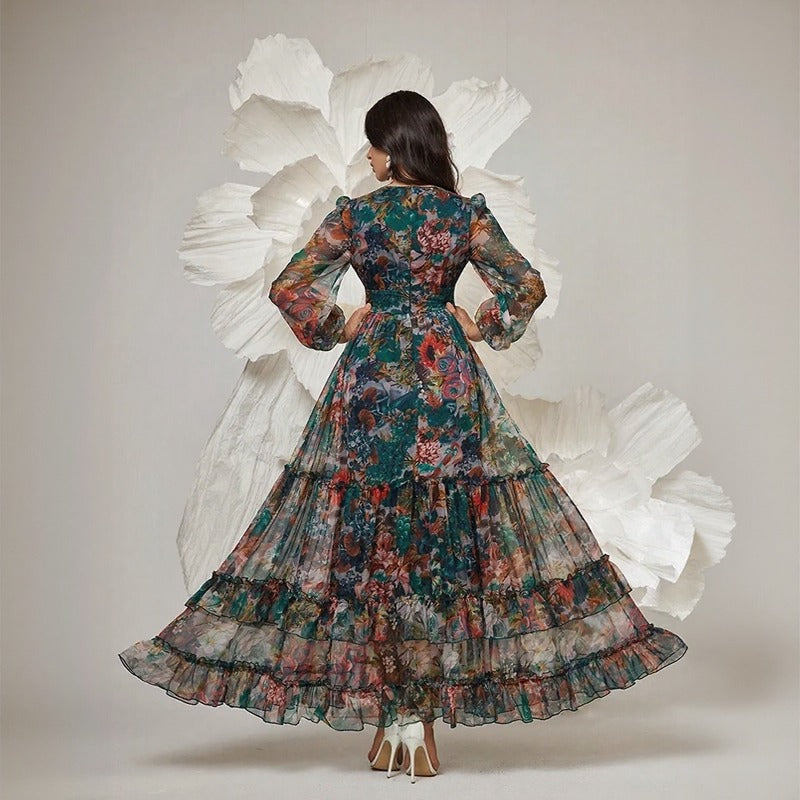 Vestido Orphélia™ com Estampa Artística Luxuosa e Camadas Fluídas