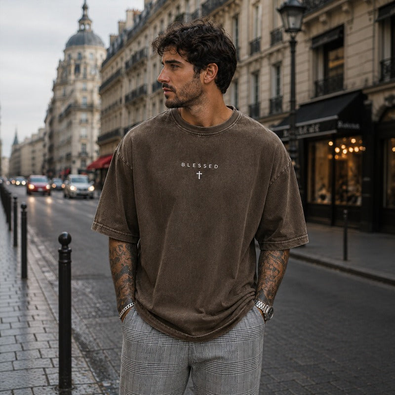 Camiseta Blessed Motion™ Oversized Com Acabamento Estonado