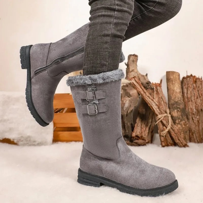 Bota Genevieve™ com Forro Acolchoado Interno e Cano Médio