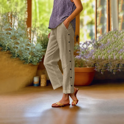 Calça Eloáh™ Cropped em Linho de Algodão com Botões Laterais Elegantes