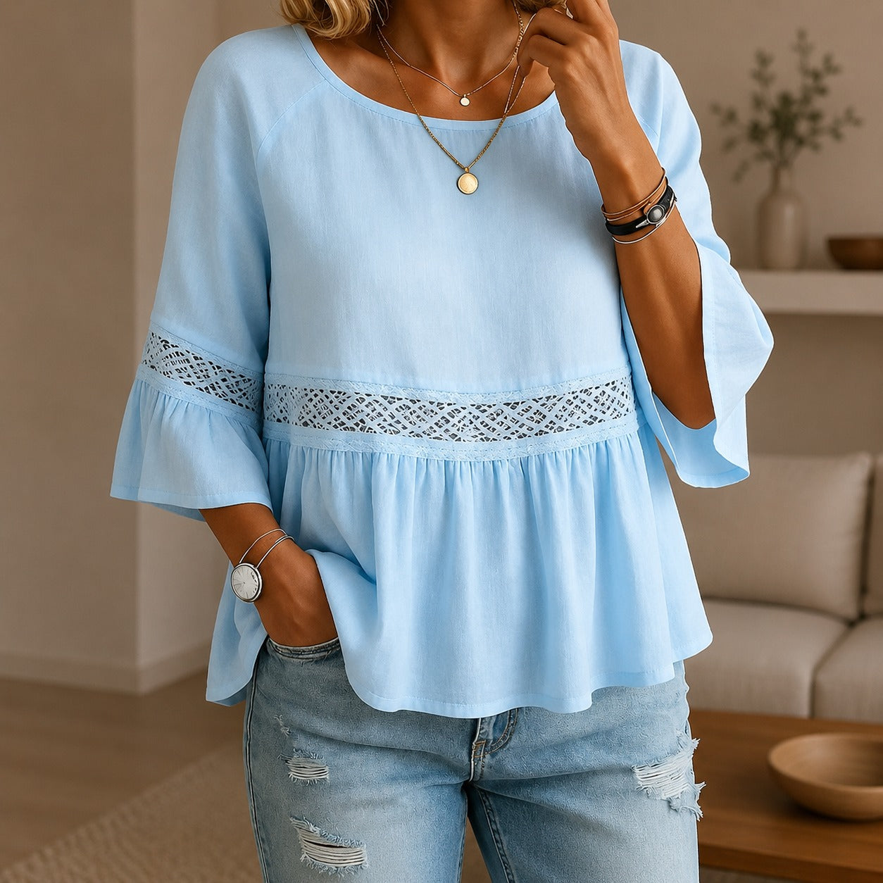 Blusinha Aitana™ em Linho de Algodao com Rendas delicadas e Mangas Evasê
