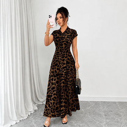 Vestido Celina™ com Estampa de Leopardo e Cintura Marcada