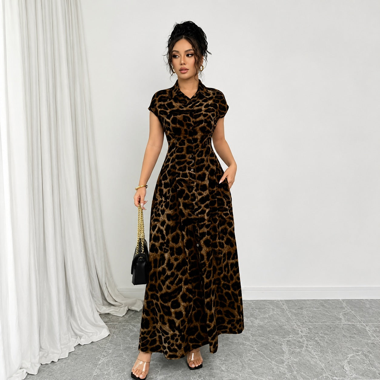 Vestido Celina™ com Estampa de Leopardo e Cintura Marcada