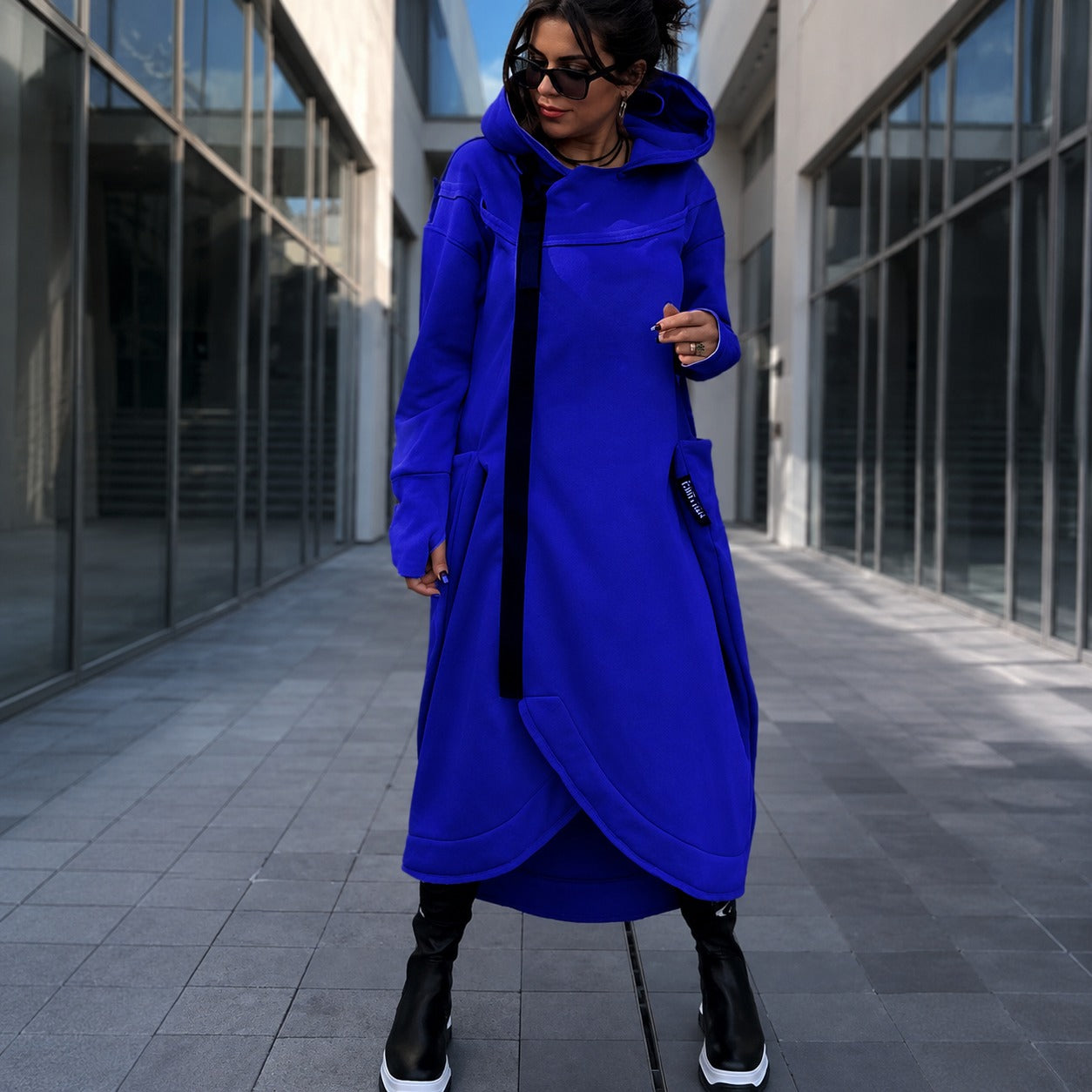 Casaco Longo Linara™ Oversized com Capuz, Zíper e Punhos com Abertura para o Polegar