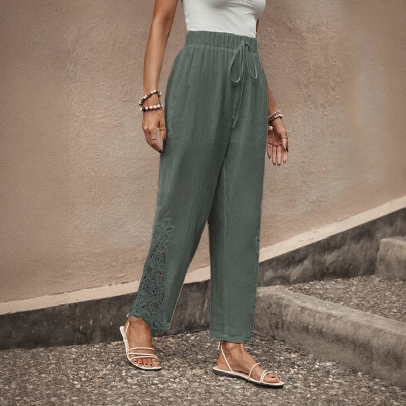 Calça Vionna™ em Linho de Algodão Com Bordado Vazado Na Barra E Caimento Leve / Elegância Casual Sem Apertar