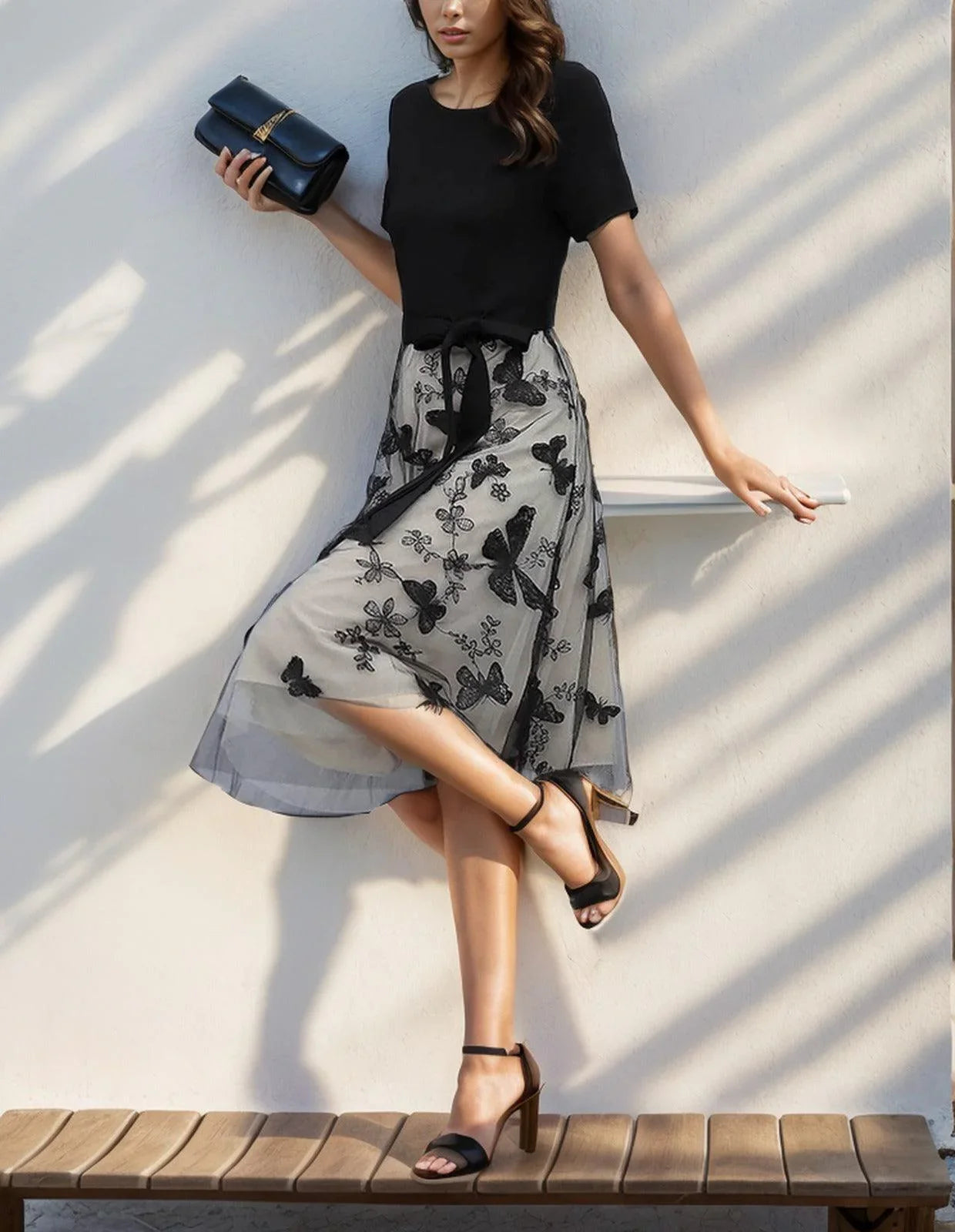 Vestido Dupla Camada Belleza™ com Detalhes de Borboleta / Elegância e Sofisticação em Cada Camada!