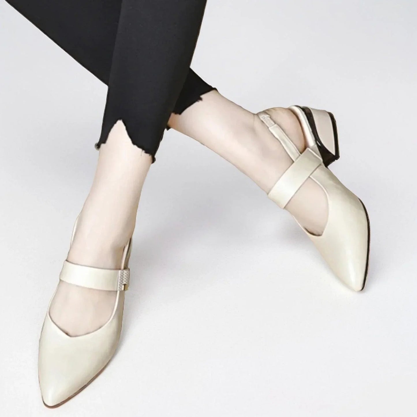 Sapato Victoria™ com Tira Clássica / Conforto e Estilo Refinado para o Dia a Dia!