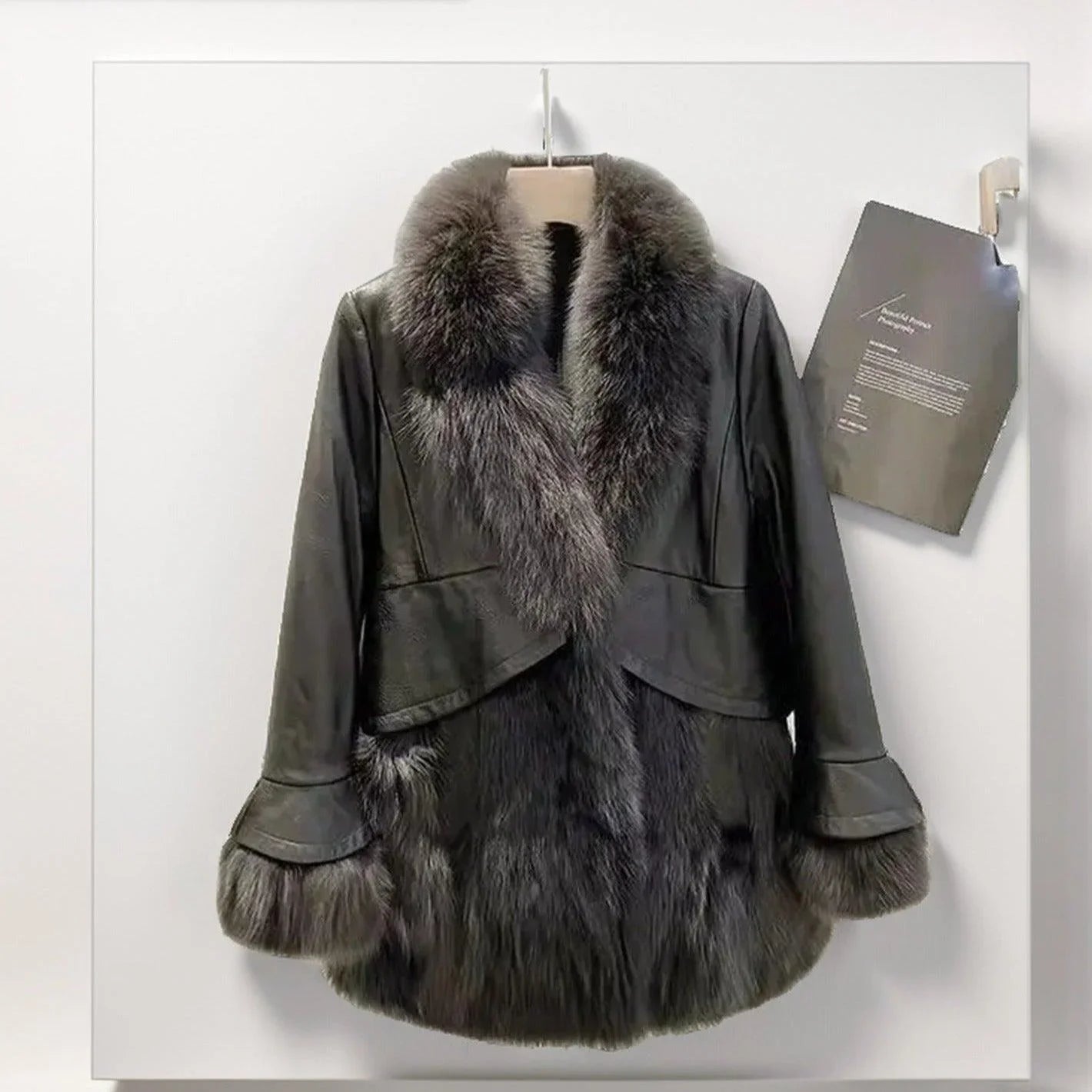 Casaco Montleaux™ em Pele de Raposa Sintética / Elegância e Conforto para os Dias de Inverno!