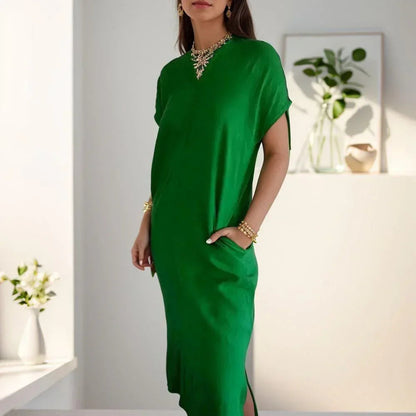 Vestido Galdino™ em Linho de Algodão /Gola em V, Laço nas Costas e Fendas que Realçam Sua Beleza!