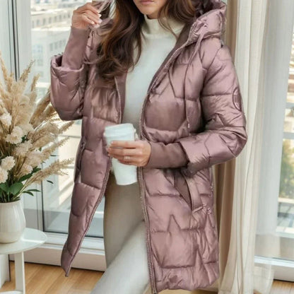 Jaqueta LaBelle™ em Matelassê Térmico Premium com Capuz / Para Mulheres que Não Abrem Mão do Estilo!