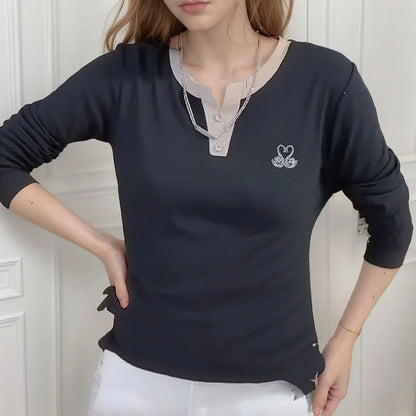 [COMPRE 1 E LEVE 3] Blusa Alícia™ em Moletinho Suave com Bordado Delicado / Conforto Chique e Toque de Elegância no Seu Dia a Dia!