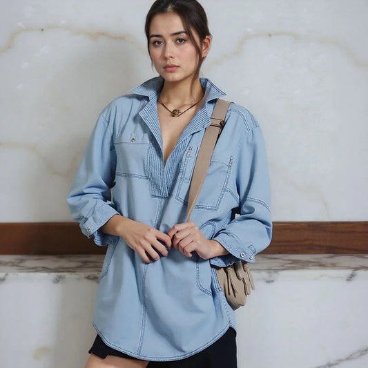 Blusa Jeans Riverland™ Oversized com Gola Aberta e Costuras Marcadas / Para Quem Valoriza Conforto e Autenticidade!