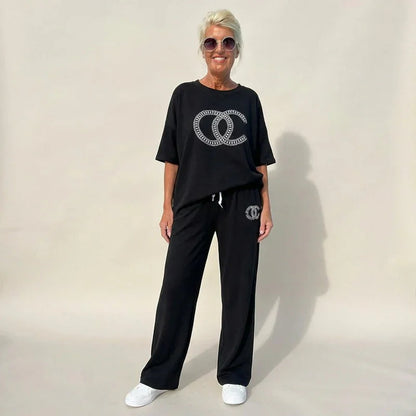 Conjunto Madame Clarice™ em Malha Confort com Detalhes em Cristais Elegantes