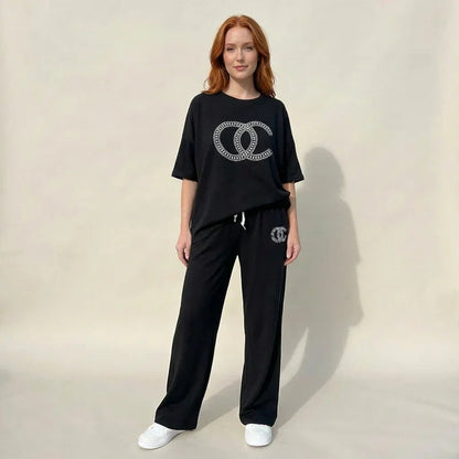 Conjunto Madame Clarice™ em Malha Confort com Detalhes em Cristais Elegantes