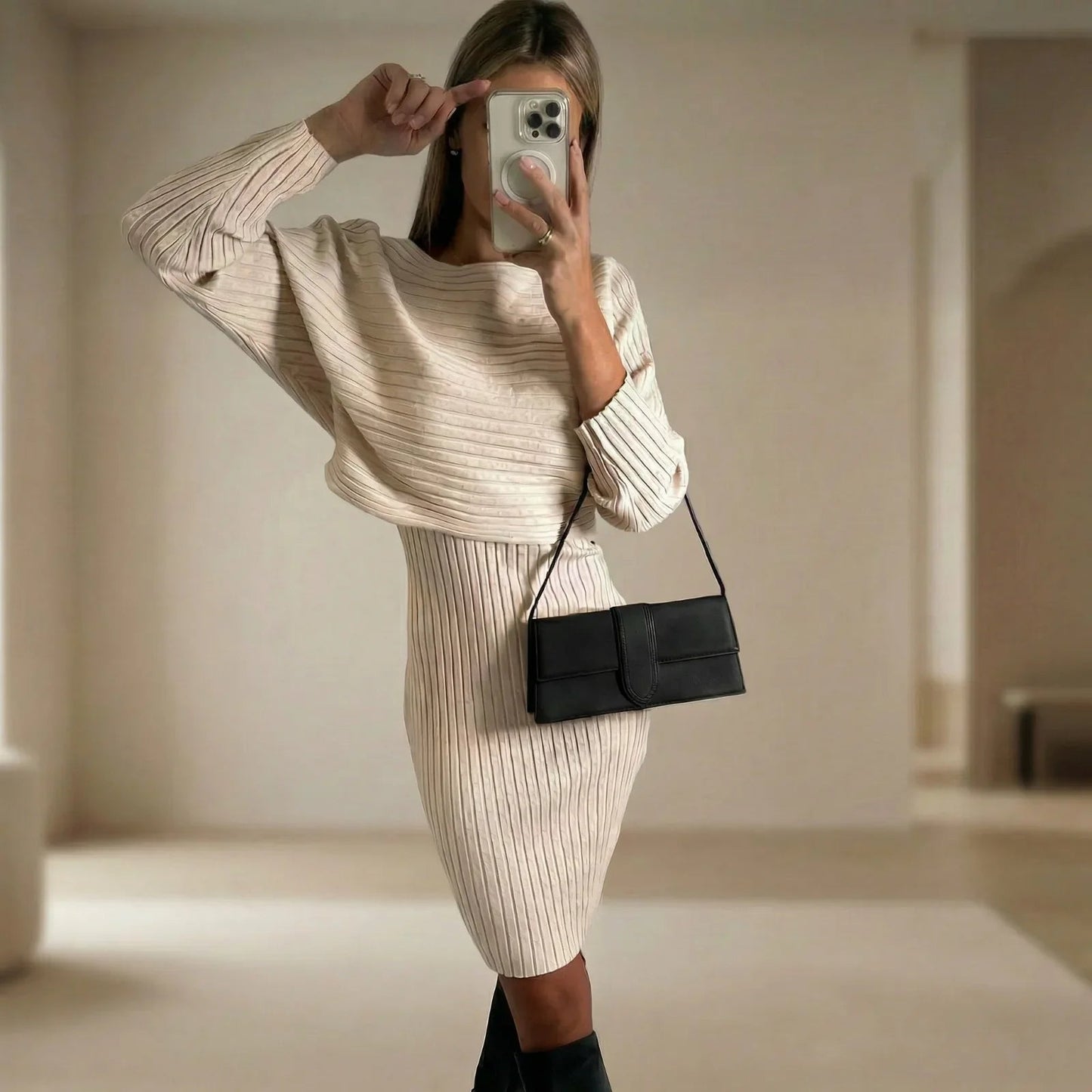 Conjunto Virginia Royale™ com Vestido Minimalista e Top Manga Longa