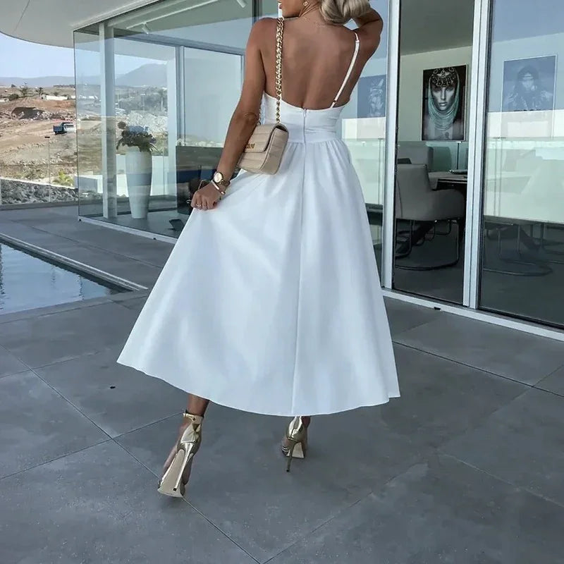 Vestido Fiora™ com Recorte Delicado e Fenda Elegante