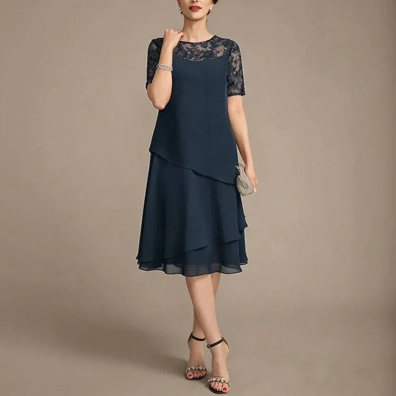Vestido Monéa™ com Renda e Camadas Elegantes