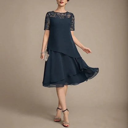 Vestido Monéa™ com Renda e Camadas Elegantes