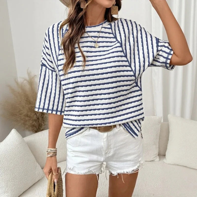 Blusa Dailynne™ Oversized com Design Listrado e Tecido Texturizado