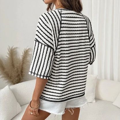 Blusa Dailynne™ Oversized com Design Listrado e Tecido Texturizado
