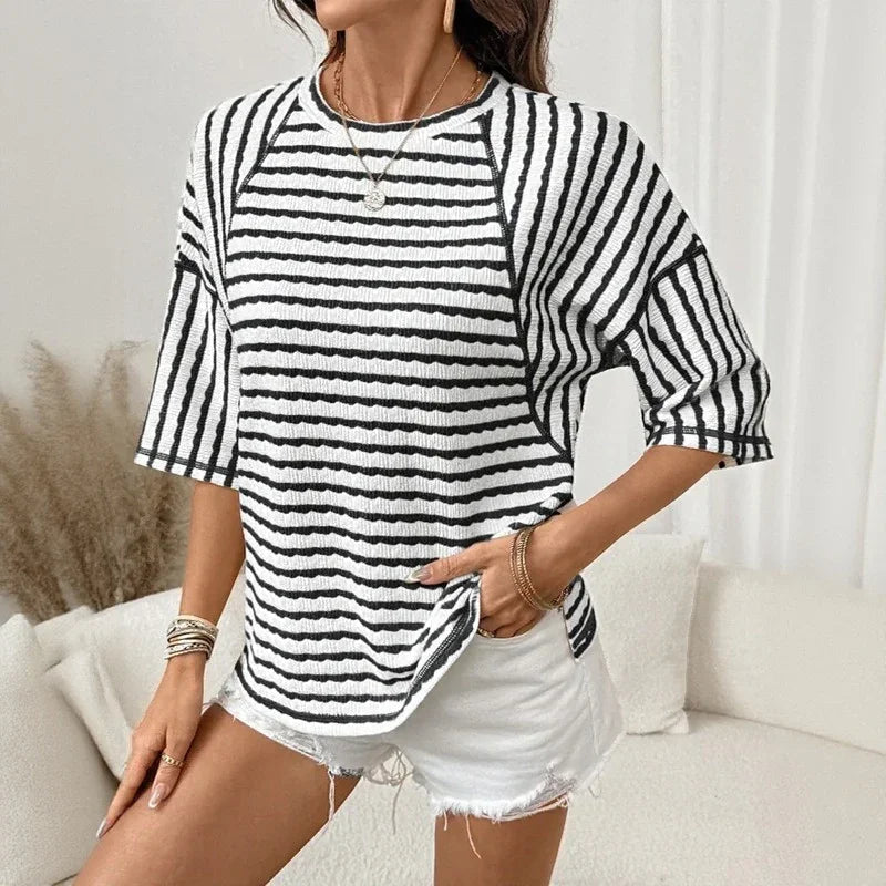 Blusa Dailynne™ Oversized com Design Listrado e Tecido Texturizado