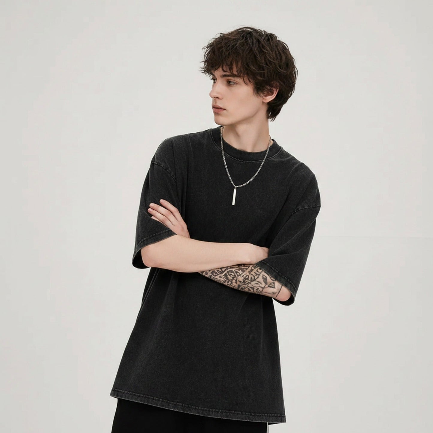 Camiseta Riven™ com Caimento Oversized e Estilo Atemporal