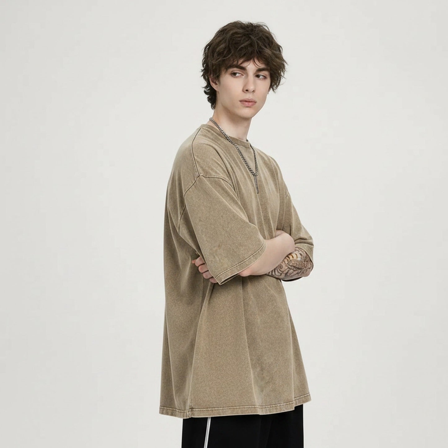 Camiseta Riven™ com Caimento Oversized e Estilo Atemporal