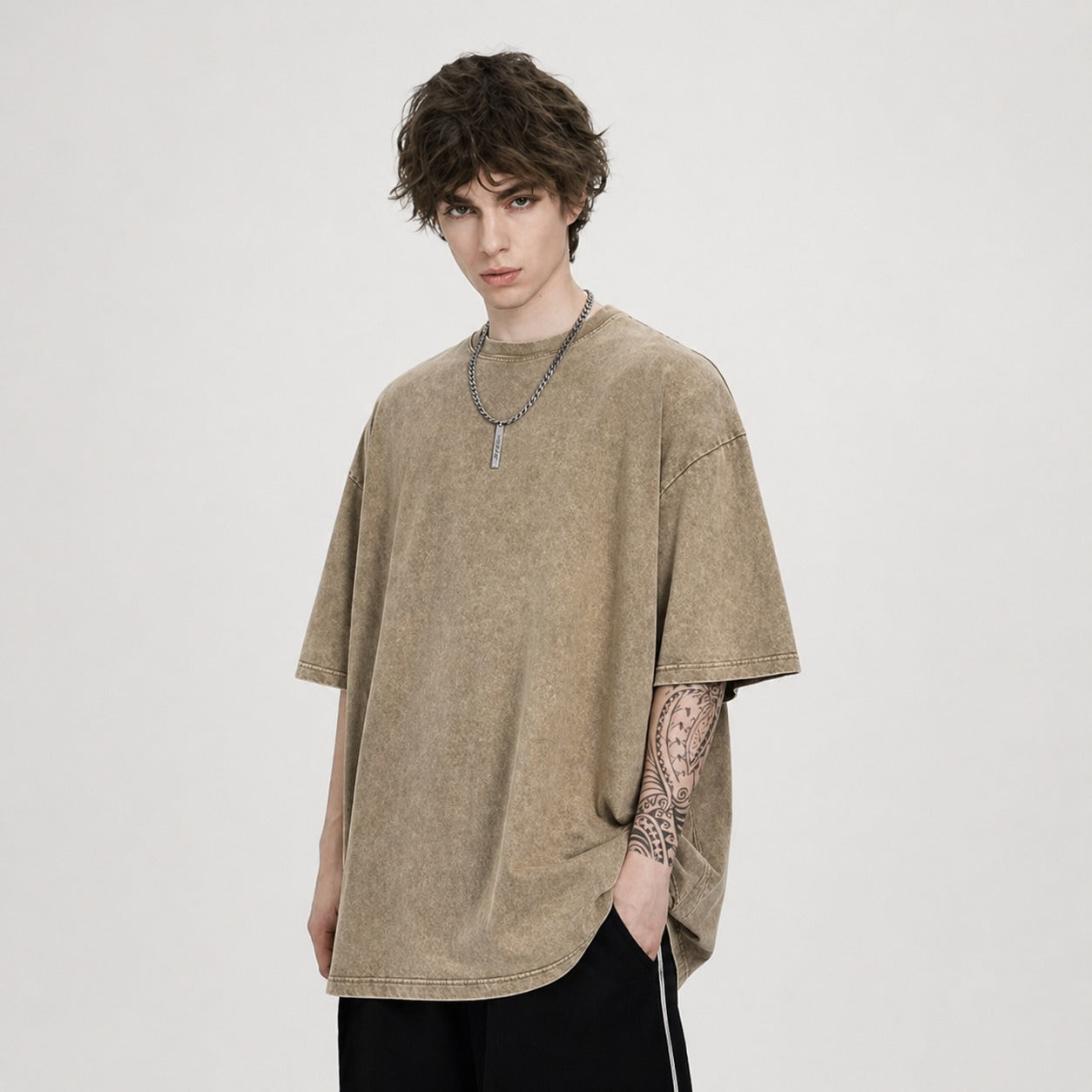 Camiseta Riven™ com Caimento Oversized e Estilo Atemporal