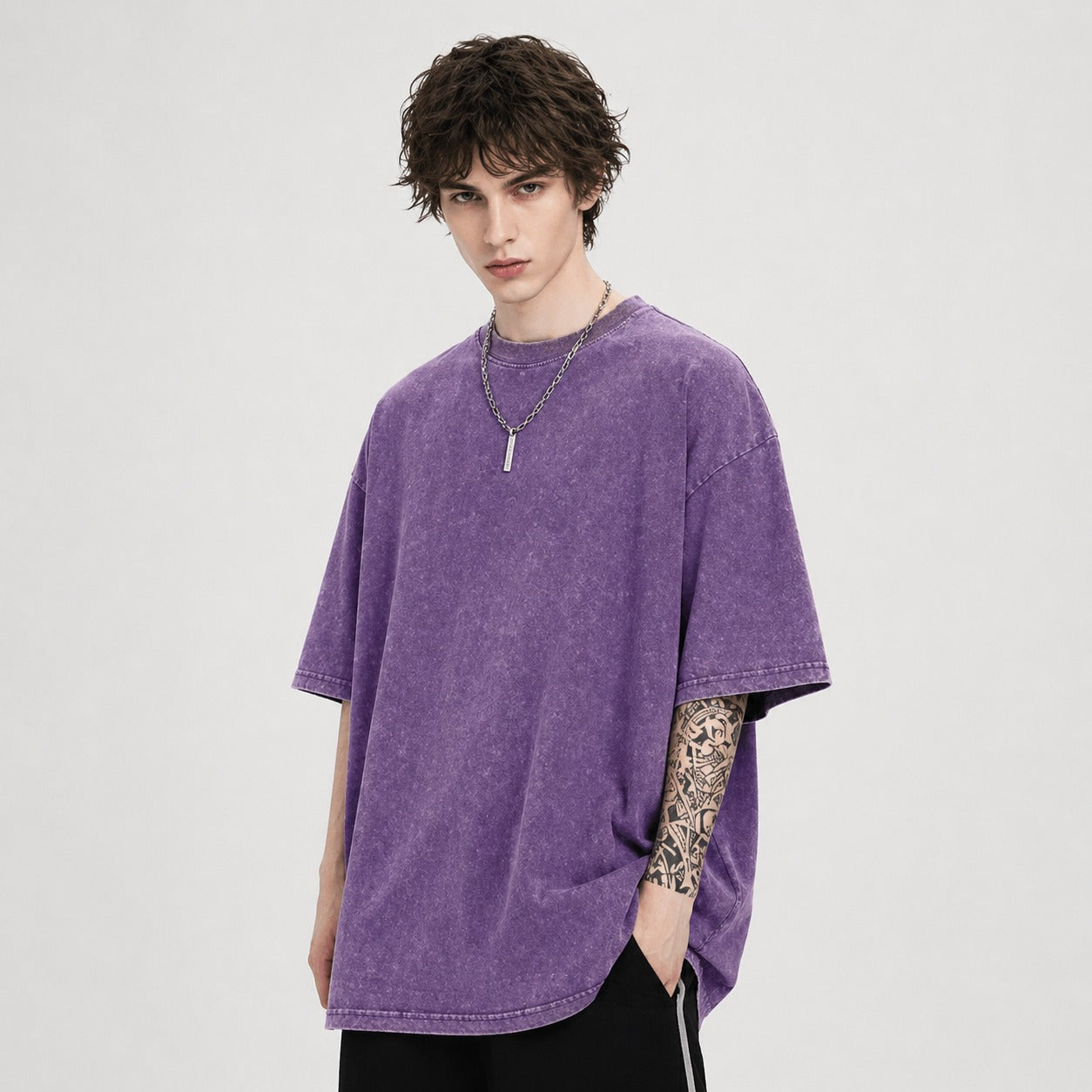 Camiseta Riven™ com Caimento Oversized e Estilo Atemporal