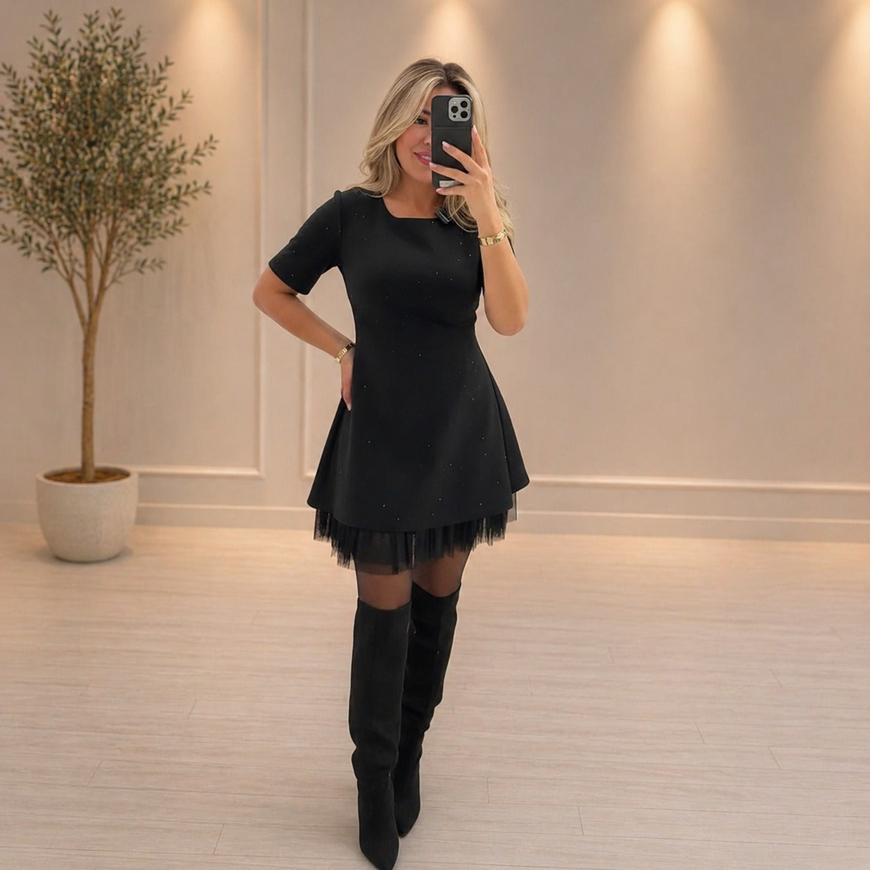 Vestido Delvane™ com Brilho Sutil e Toque Premium