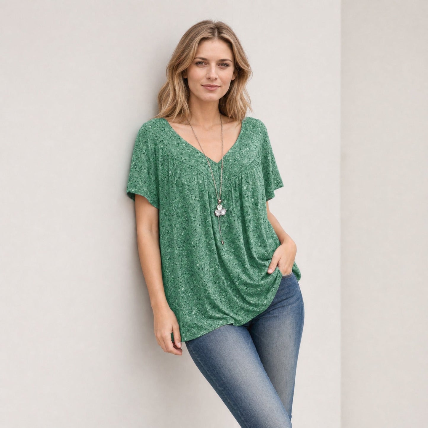 [COMPRE 2 E LEVE 3] Blusa Lisboa™ em Viscose Premium com Decote em V