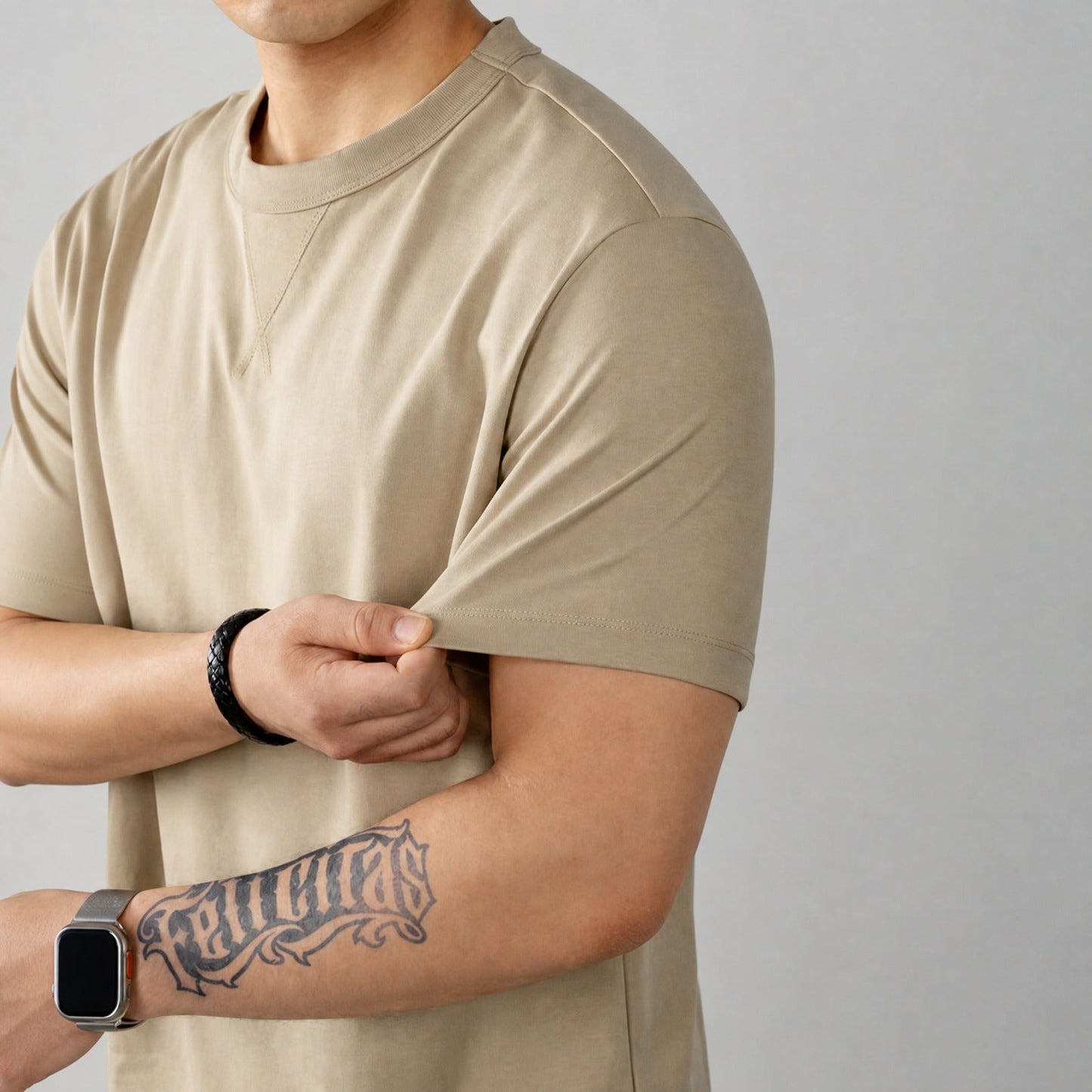 Camiseta Louis™ em Algodão Premium com Elastano e Gola Redonda Canelada
