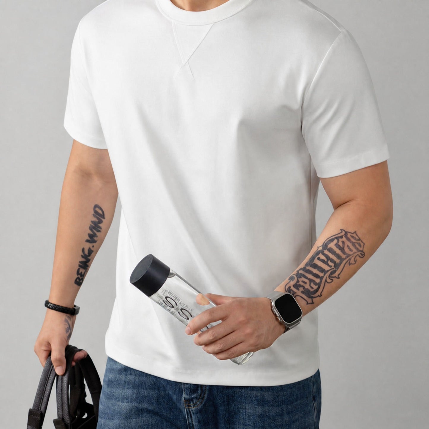 Camiseta Louis™ em Algodão Premium com Elastano e Gola Redonda Canelada