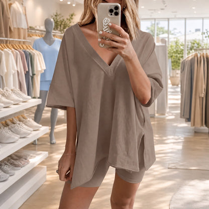 Conjunto Yelena™ Blusa Oversized com Decote em V e Shorts Minimalista