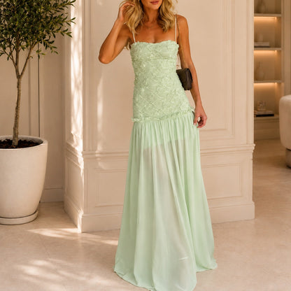 Vestido Roselle™ com Aplicações Florais e Caimento Elegante