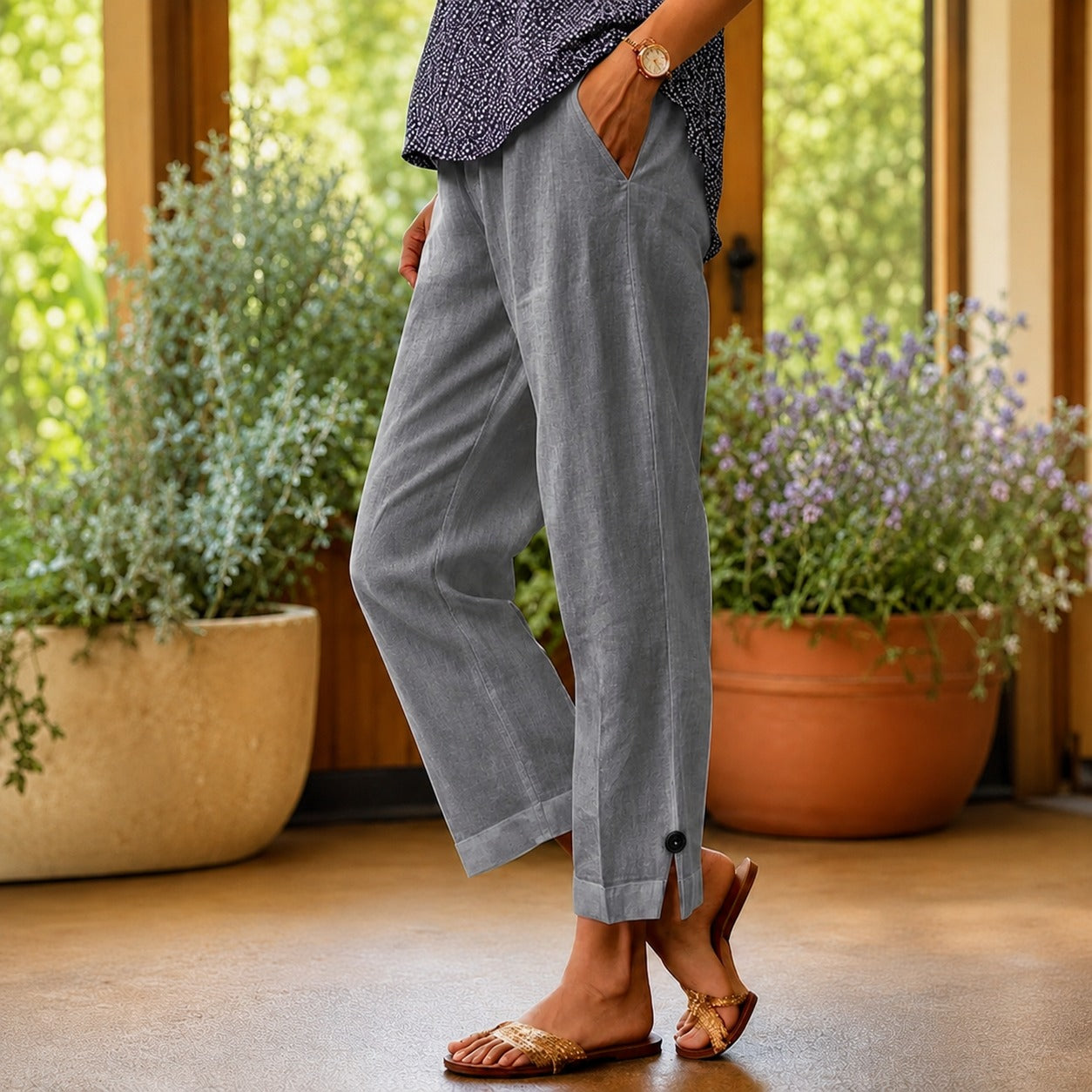Calça Sylvie™ em Linho de Algodão com Fenda Lateral na Barra