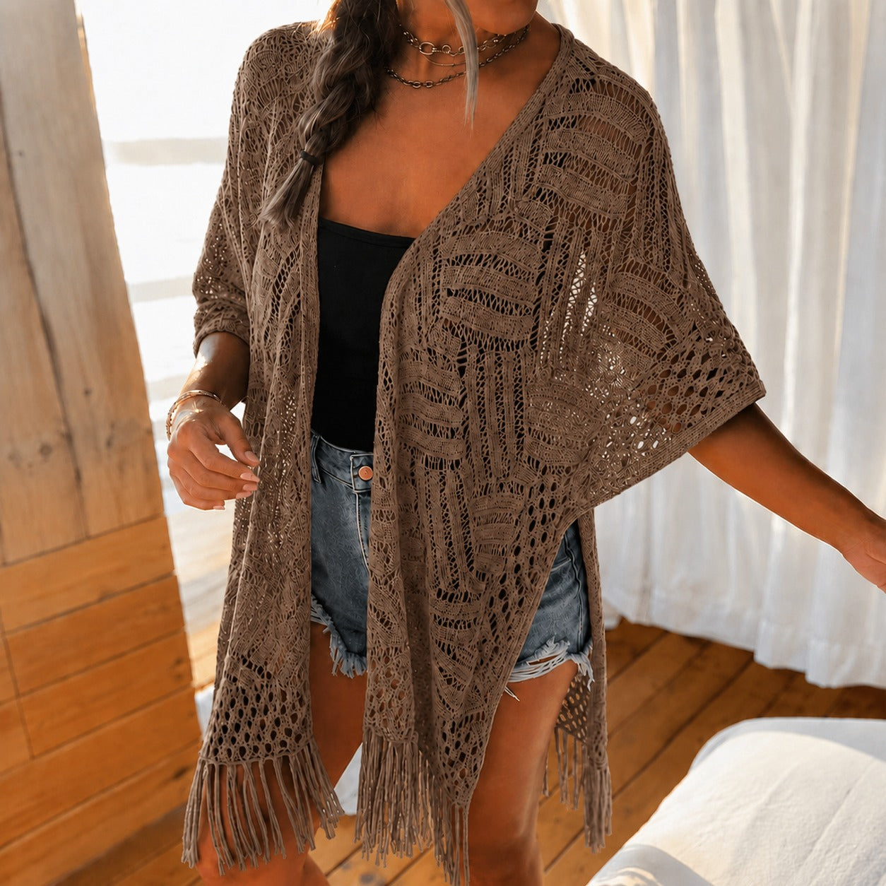 Cardigan Calivie™ em Tricô Vazado com Franjas e Trama Artesanal