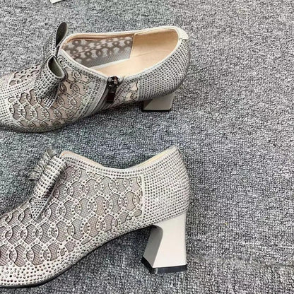 Sapatos Leonora™ com Acabamento Luxuoso em Strass e Bico Metalizado / Brilho Sofisticado a Cada Pisada!