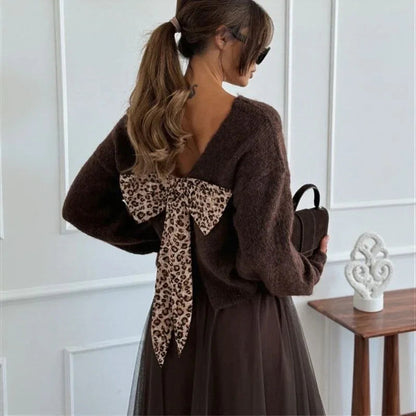 Conjunto Isabella™ com Blusa em Tricô Macio e Laço Animal Print nas Costas / Elegância Aconchegante com Charme que Surpreende!