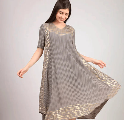 Vestido Vegas™ Elegance Flow / A Elegância Plissada com Leveza Incomparável!