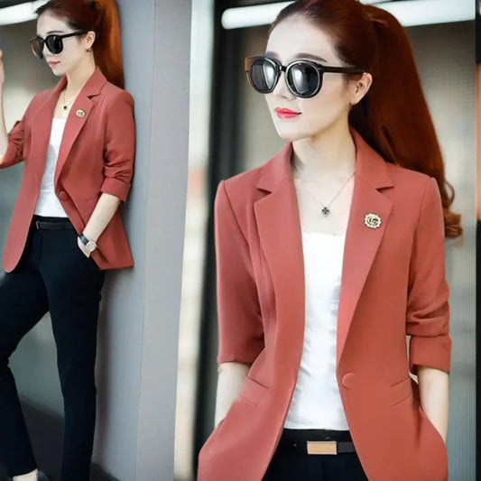 Blazer Casual Elizabeth™ Super Levinho com Broche  / O Único que Proporciona Sofisticação e Conforto na Medida Certa!