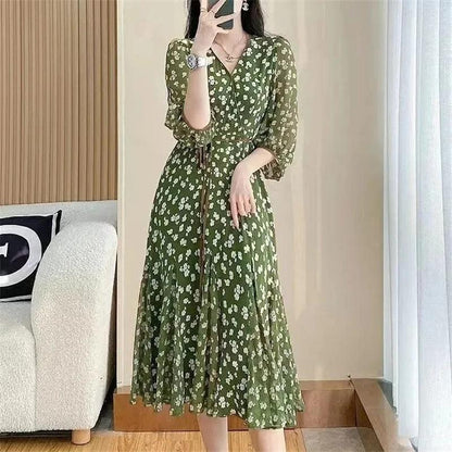 Vestido Parisienne™ com Estampa Floral Fina / O Toque de Charme e Delicadeza para Qualquer Ocasião!